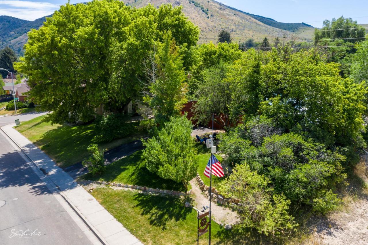 Lava Hideout Cabins Lava Hot Springs Εξωτερικό φωτογραφία