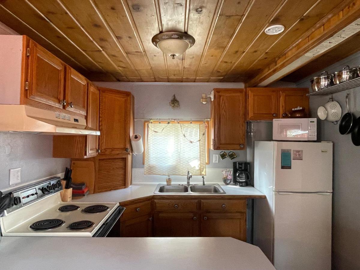 Lava Hideout Cabins Lava Hot Springs Εξωτερικό φωτογραφία